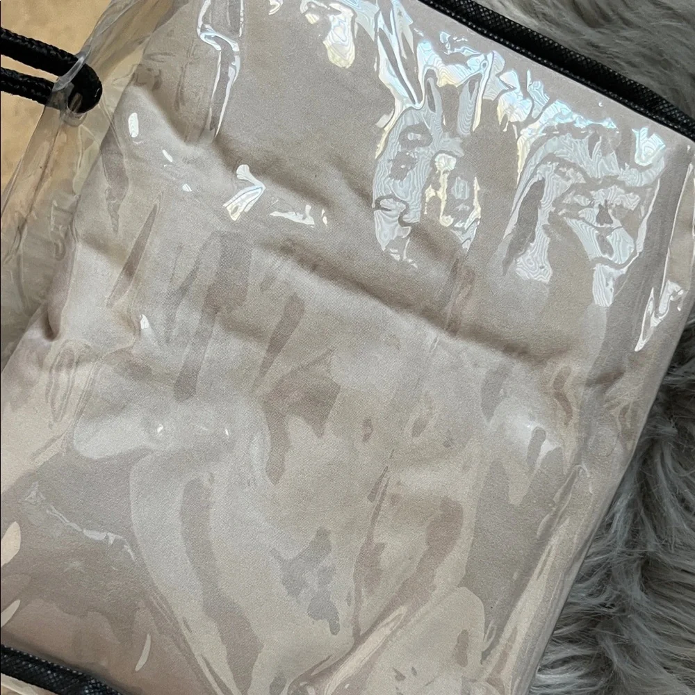 NWT Moderne Elegance Down Alternative Comforter- Taupe/Brown/Grey, Queen Size